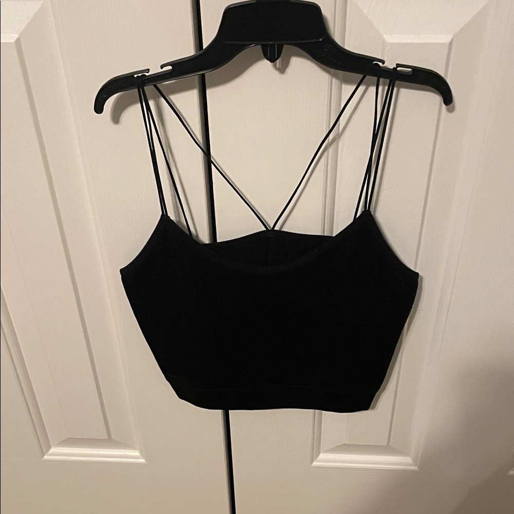 Dynamic Women's Black Crop Top Medium (Like New)